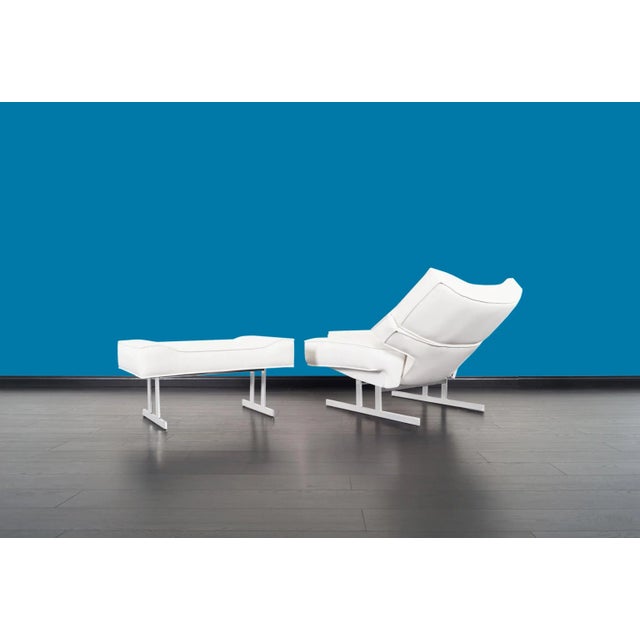 White Mid-Century Leather and Chrome Reclining Lounge Chair and Ottoman For Sale - Image 8 of 13