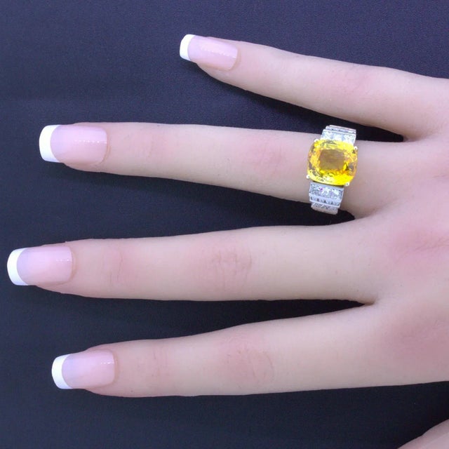 1990s 9.41 Carat Yellow Sapphire Diamond Platinum Ring, GIA Certified, Size 5.75 For Sale - Image 5 of 7