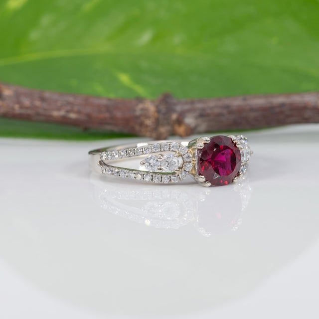 Metal 0.9cts Estate Rubellite Tourmaline Ring W Natural Diamonds: 14k Solid Gold | 6mm For Sale - Image 7 of 10