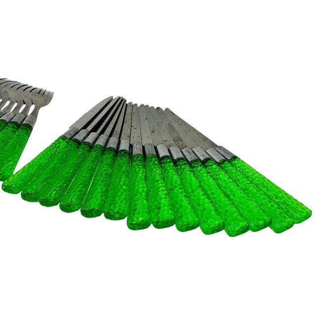 Metal Vintage Cambridge "Dazzle" 44-Piece Flatware Set | Mid Century Modern Green Textured Plastic Handles | Stainless Steel Cutlery MCM For Sale - Image 7 of 13