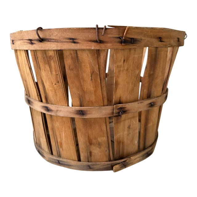 Vintage Early-Mid 1900s Rustic Farmhouse Harvest Wooden Produce Bushel Basket For Sale