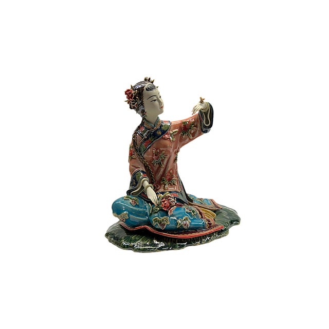 1990s Chinese Porcelain Qing Style Dressing Garden Butterfly Lady Figure For Sale - Image 5 of 5