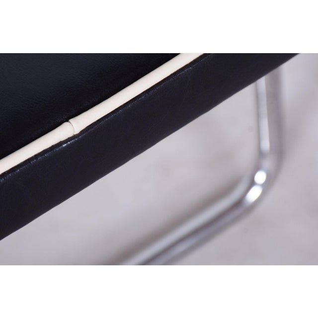 Vintage Bauhaus Stools in Chromed Steel and Italian Leather, Czech, 1930s, Set of 2 For Sale - Image 4 of 10