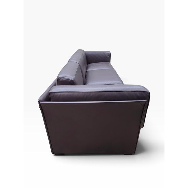 Mid 20th Century MCM 405 Duc Sofa by Mario Bellini for Cassina in Plum Leather For Sale - Image 5 of 12