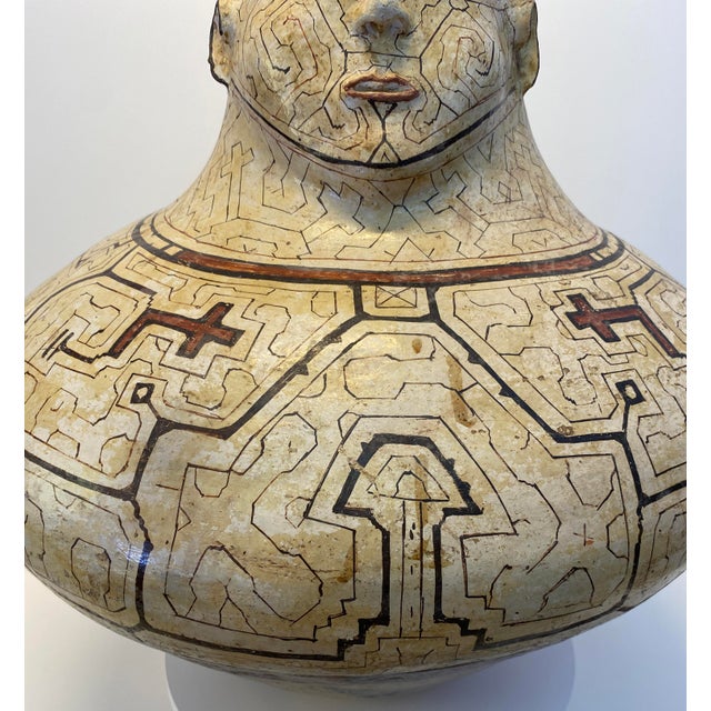 Beige Monumental Amazonian Shipibo-Conibo Anthropomorphic Pottery Vessel For Sale - Image 8 of 11