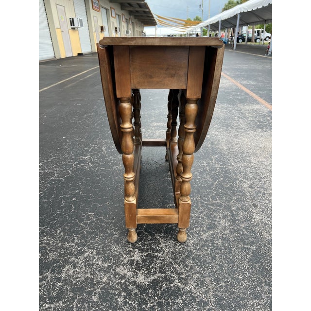 Mid 20th Century Vintage Drop Leaf Gate Leg Side Table For Sale - Image 5 of 10