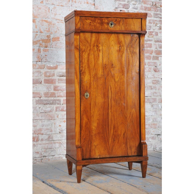Czech Biedermeier Walnut Veneer Cabinet, 1820s For Sale - Image 10 of 16