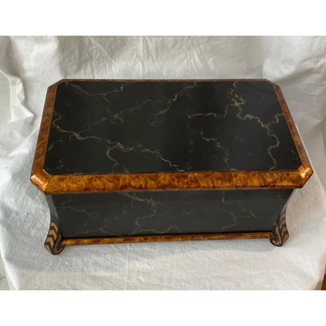 Traditional 1980s John Richard Faux Marble Box With Gold Trim For Sale - Image 3 of 11