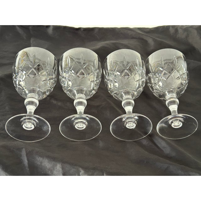 Contemporary Signed "Stuart England ) Clear Crystal Wine Glasses Set of 4 6.5” tall x 3.5”Dia Very good condition.