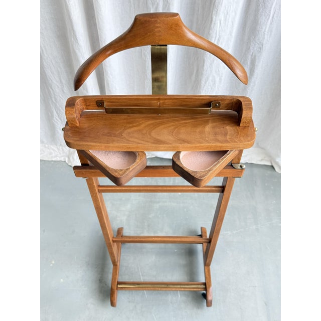 1960s Mid-Century Modern Beech and Brass Valet Stand from Fratelli Reguitti, Italy, 1960s For Sale - Image 5 of 18