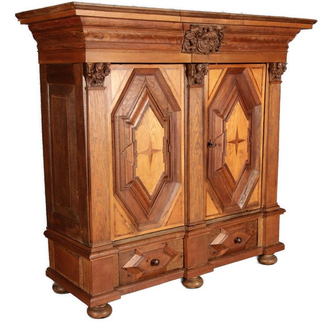 Height approx. 192 cm Wide body approx. 176 cm Width cornice approx. 206 cm Deep body approx. 59 cm Deep cornice approx....