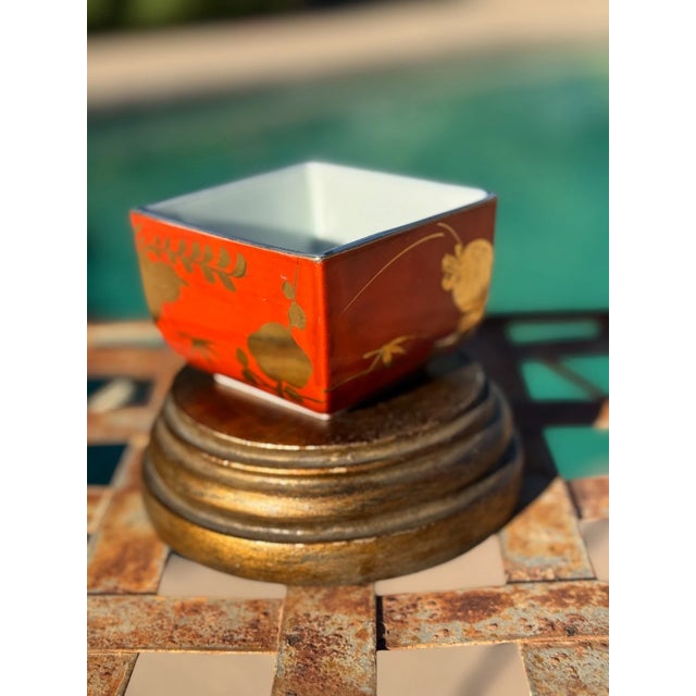 Ceramic Bold Antique Japanese Kinran-De Porcelain Bowls, Red & Gold Square Dishes, Set of Three For Sale - Image 7 of 18
