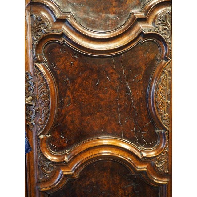 Early 18th Century Spectacular Walnut and Burl Walnut Régence Armoire From Lyon, France, Circa 1715 For Sale - Image 5 of 18