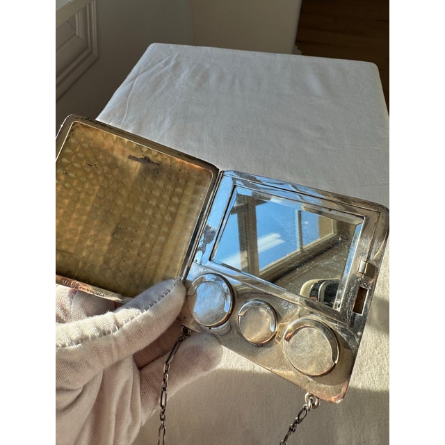 Mid 20th Century Exquisite Antique Sterling Silver & 18k Gold Compact With Mirror – Luxury Vanity Box For Sale - Image 5 of 8