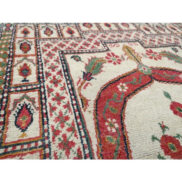 Galerie Shabab Collection Mid-20th Century Indian Cotton Agra Throw Rug For Sale - Image 4 of 8
