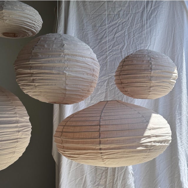 Contemporary Large Vintage Oval Flattened Pink Rattan and Natural Linen Pendant Light, 1980s For Sale - Image 3 of 18
