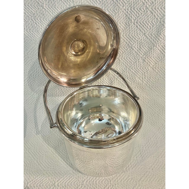 Sheffield Silver Co. 1940s Art Deco Sheffield Silver Plate Ice Bucket With Original Thermos Glass Liner For Sale - Image 4 of 11