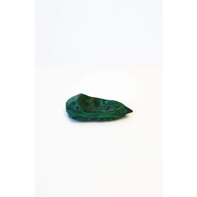Malachite Desk Vessel or Jewelry Dish For Sale In New York - Image 6 of 11