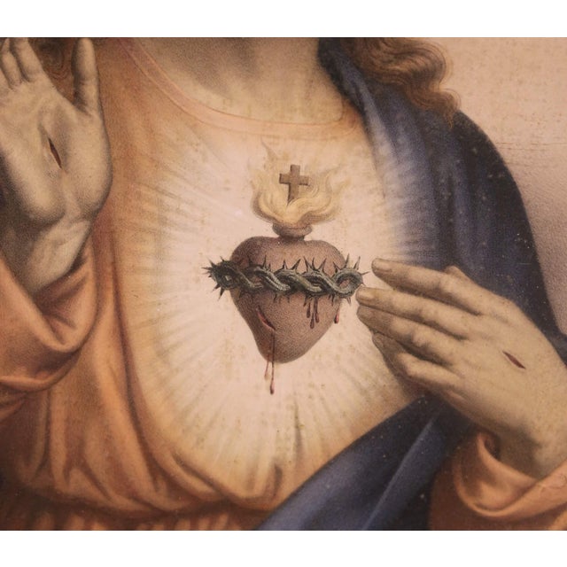 Gold Pair of 19th Century French Sacred Heart Jesus and Mary Oval Giltwood Frames For Sale - Image 8 of 13