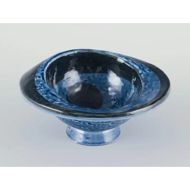 Vilhelm Bjerke-Petersen for Rörstrand. Ceramic bowl with abstract motif. Glaze in bluish tones. Organic shape. 1960s/70s....