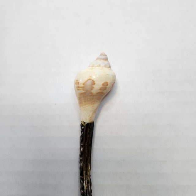 Mid-20th Century Coastal Mother of Pearl & Whelk Shell Caviar Spoon - Ornate Handle For Sale In Orlando - Image 6 of 8