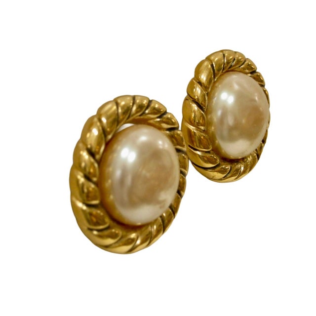 Karl Lagerfeld large 1980s stunning baroque glass pearl gold-plated cable link clip back earring Signed, "KL iscript" From...