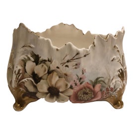 Example of Syracuse China Decor