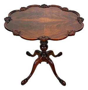 Vintage Chippendale Mahogany Round Pie Crust Parlor Table