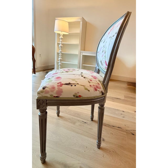 French Ethan Allen Round-Back Accent Chair in Floral Upholstery – Louis XVI Style For Sale - Image 3 of 6