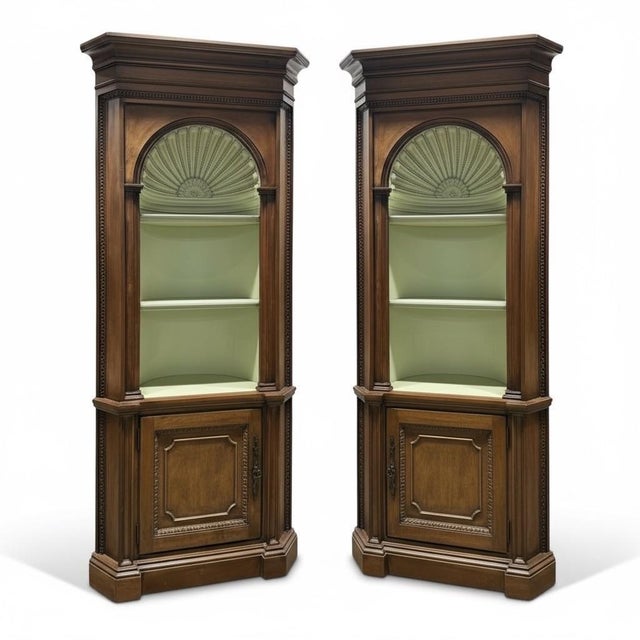 Habersham Furniture Large Scale English Georgian Style Fruitwood Corner Cabinets W/ Fan or Grotto Shell Form -Pair For Sale - Image 4 of 9