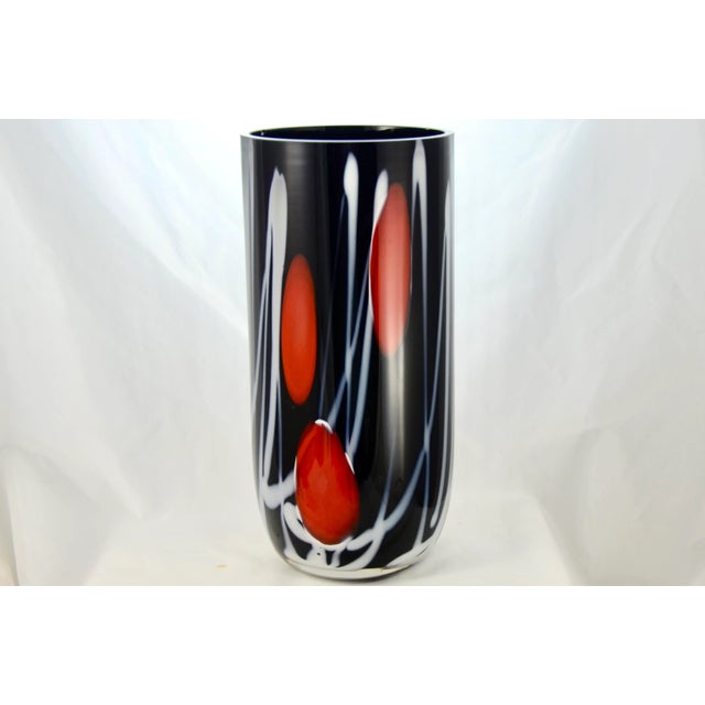 Postmodern Black & White Blown Art Glass Vase For Sale - Image 3 of 7