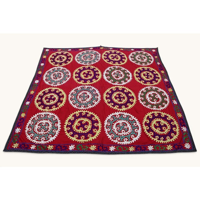 1920s Vintage Hand-Embroidered Suzani Wall Hanging, 1920s For Sale - Image 5 of 18