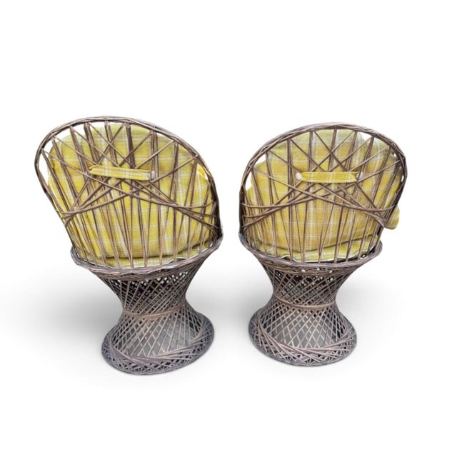 Mid-Century Modern Vintage Russell Woodard Spun Fiberglass Patio Chairs, a Pair, Attributed For Sale - Image 3 of 14