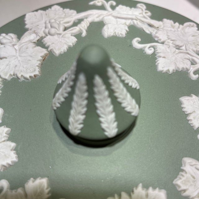 Vintage Round Wedgwood Porcelain Grapevine Box Sage Green For Sale In Chicago - Image 6 of 8