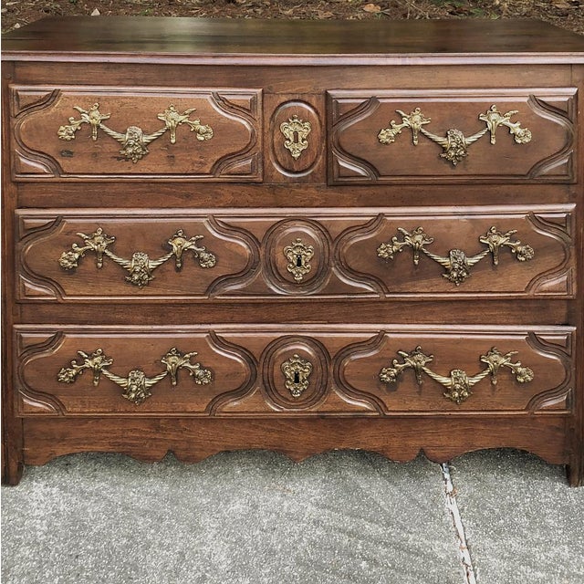 Early 19th Century French Louis XIV Walnut Commode For Sale - Image 13 of 15