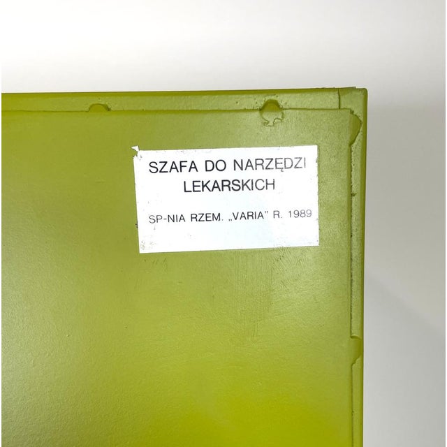 1980s Vintage Green Doctor's Display Case, 1989 For Sale - Image 5 of 13
