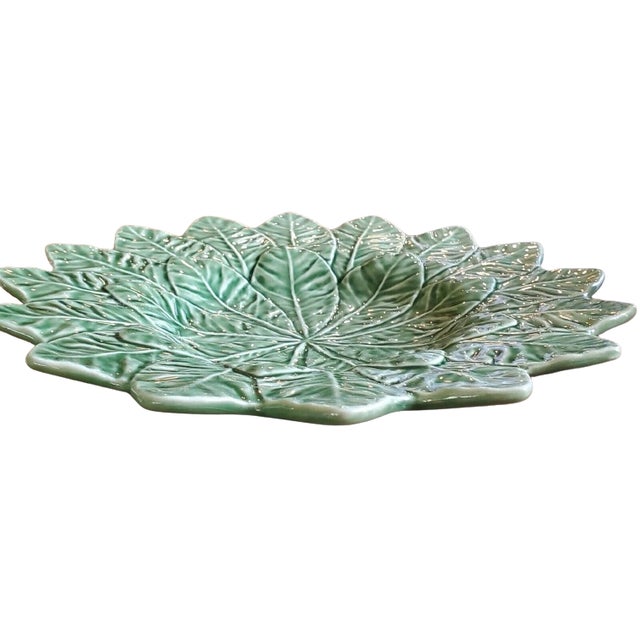 Bordallo Pinheiro 1980s Vintage Bordallo Pinheiro Leaf Leaves Ceramic Serving Bowl For Sale - Image 4 of 5