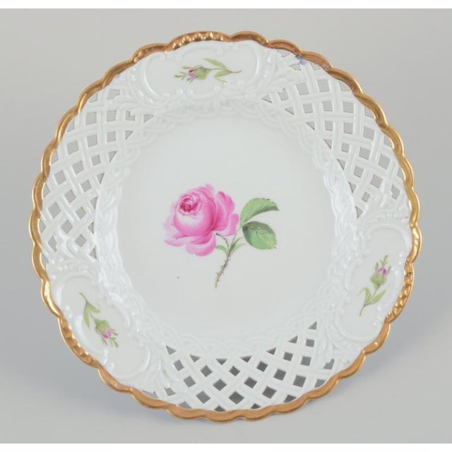 Ceramic Pink Rose Reticulated Lunch Plates from Meissen, Germany, 1930s, Set of 6 For Sale - Image 7 of 9