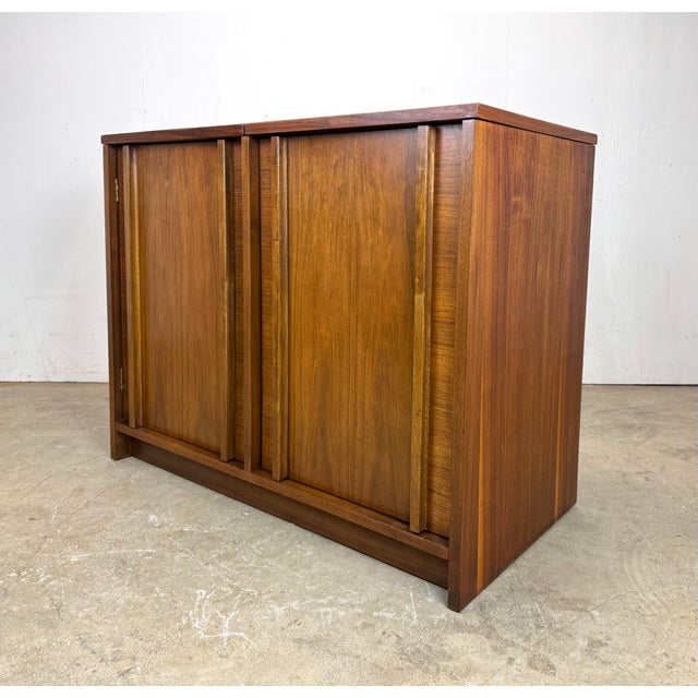 Mid-Century Modern Mid Century Modern Walnut Media / Stereo Cabinet / Credenza For Sale - Image 3 of 12