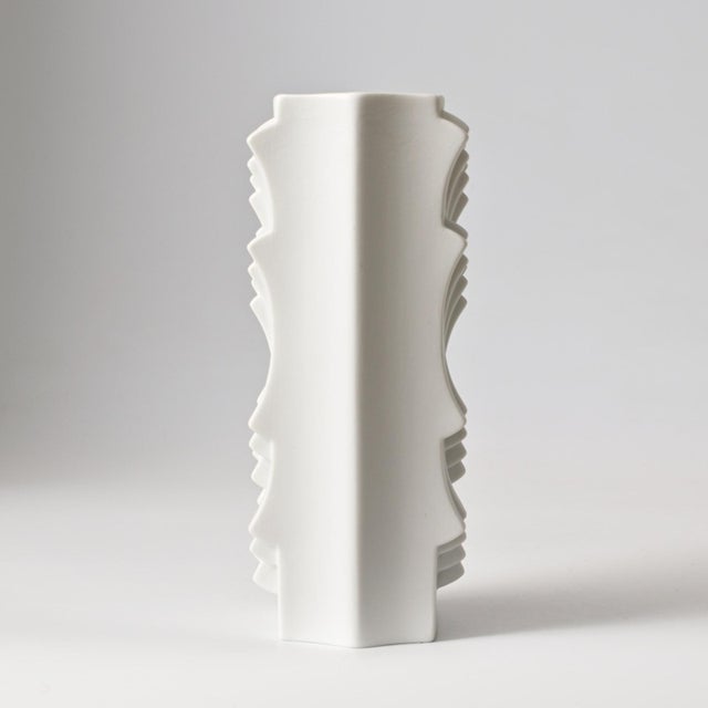 Mid-Century Modern Archais White Porcelain Vase by Heinrich Fuchs for Hutschenreuther, 1970s For Sale - Image 3 of 11
