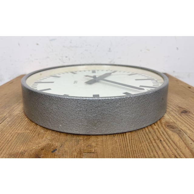 Industrial German Grey Electric Station Wall Clock from Aeg, 1960s For Sale - Image 12 of 16