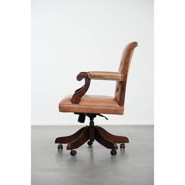 English-Style Chesterfield Swivel Office Chair in Cowhide and Wood For Sale - Image 5 of 18