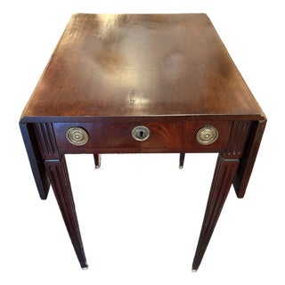 19th Century Antique Mahogany Federal Style Drop Leaf Table For Sale