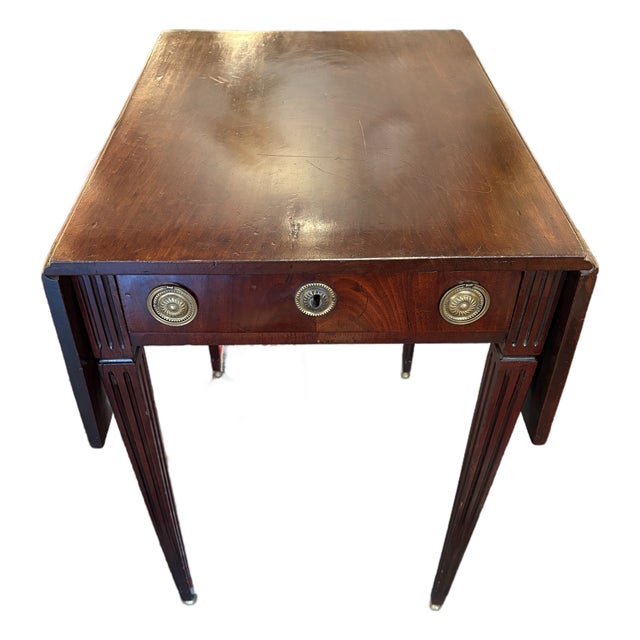 19th Century Antique Mahogany Federal Style Drop Leaf Table For Sale