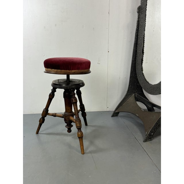 Antique Victorian Adjustable Stool in Walnut, 1900s For Sale - Image 5 of 7