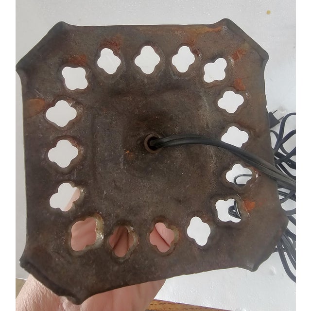 Antique 1930s Art Deco Table Lamp – Akro Agate Uranium Glass Insert – Glows For Sale - Image 11 of 12