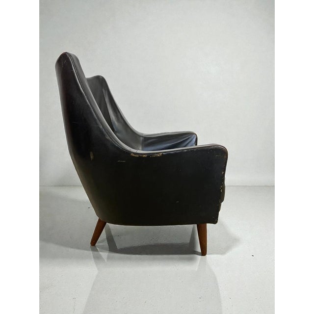 Black Leather Lounge Chairs attributed to Ib Kofod-Larsen, Denmark, 1960s, Set of 2 For Sale - Image 6 of 17