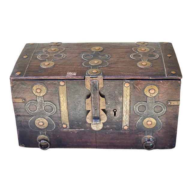 Mid 20th Century Hand-Crafted Brass-Inlaid Asian Wooden Chest Accent For Sale