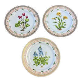 Example of Georges Briard Wall Accents