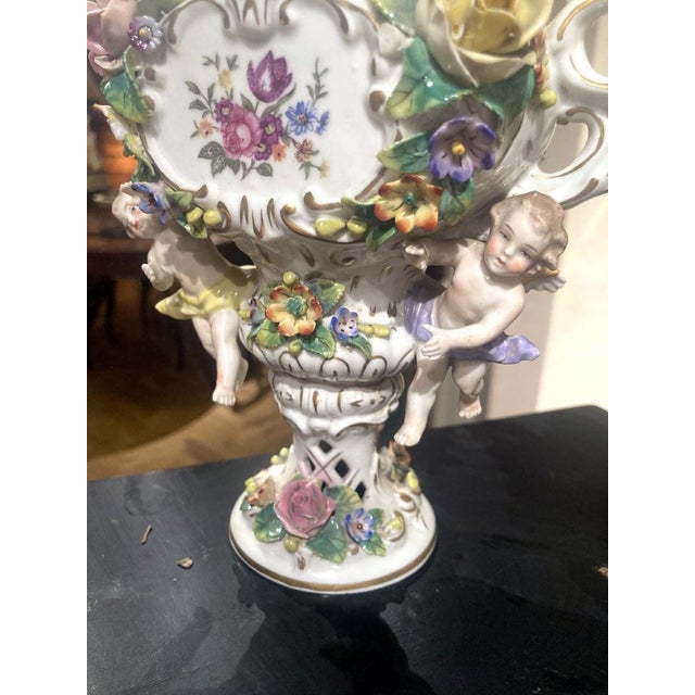 19th Century Capodimonte Polychrome Porcelain Incense Burners Vases with Flowers and Winged Cherubs, Set of 2 For Sale - Image 5 of 18